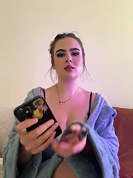 LaceyWhitexo live cam on StripChat