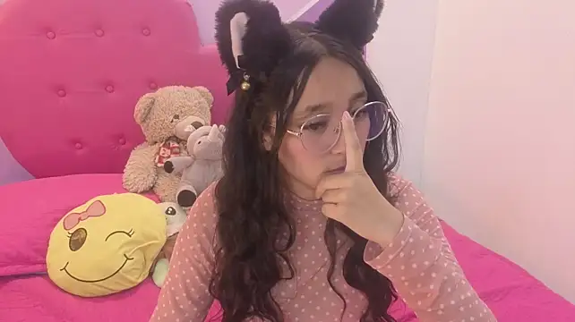 Emily__Blush live cam on StripChat