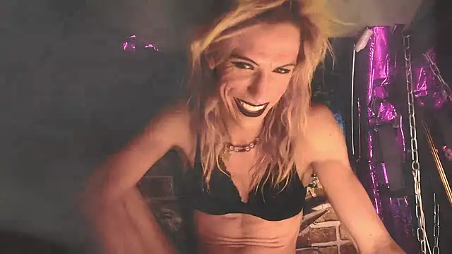 TgirlBrat live sex cam