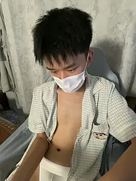 Zhang_yiovo live cam on StripChat