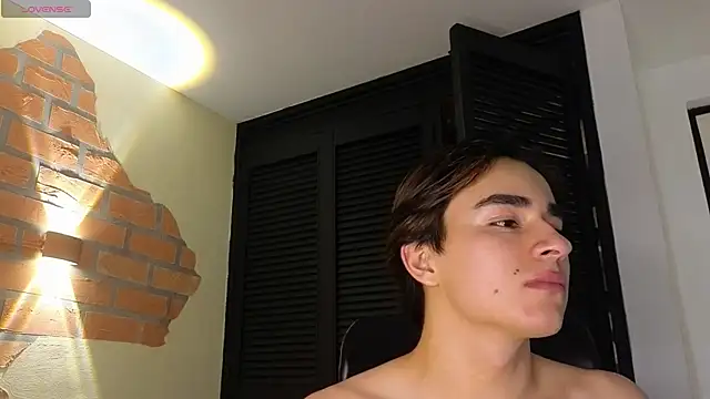 Connorr_01 live sex cam