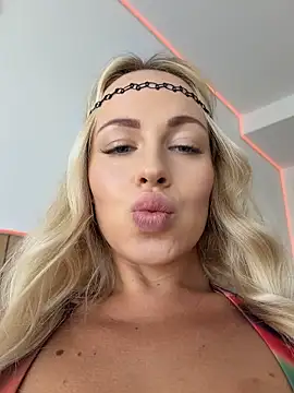 streetdoll live sex cam