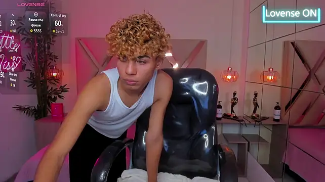 Anyelo_Twink live sex cam