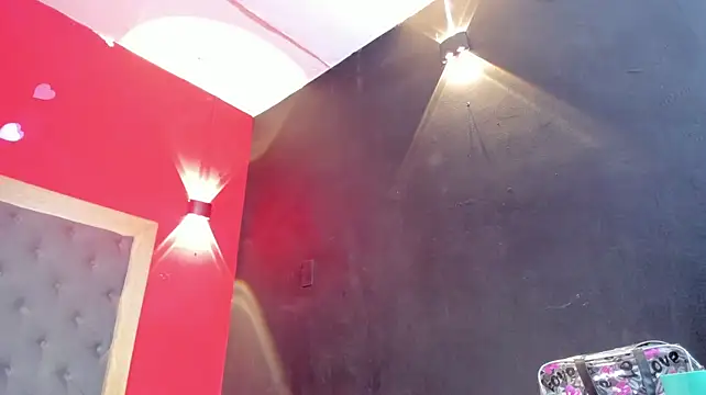 YayaHilton live sex cam