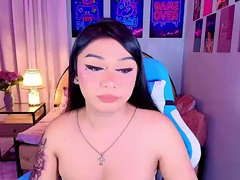 SexxyTsLoverr live sex cam