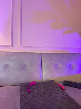 JennaMilf_ live cam on StripChat