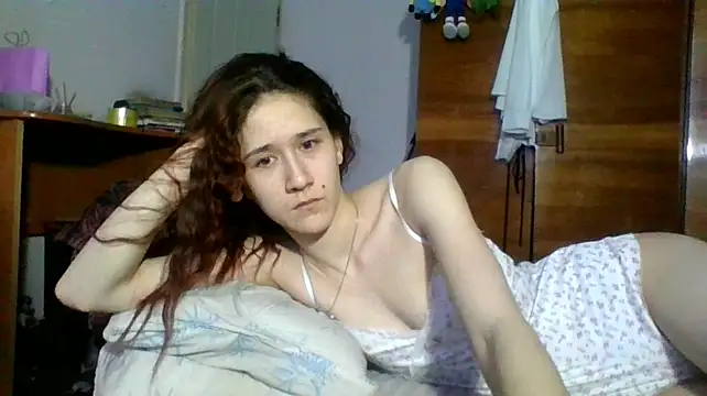 NickiKisinger live cam on StripChat
