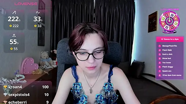 MiniLysii live cam on StripChat