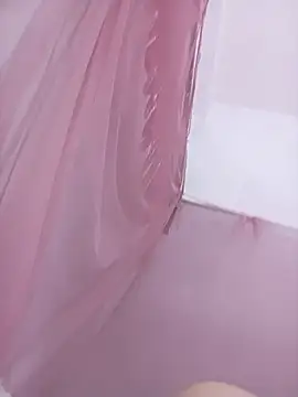 Phoebe-e live cam on StripChat