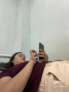 BigAssmomx live cam on StripChat
