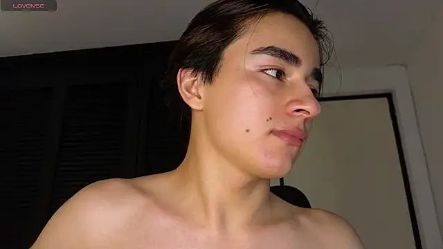 Connorr_01 live cam on StripChat