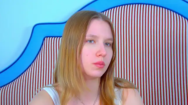 LiliLinn live cam on StripChat