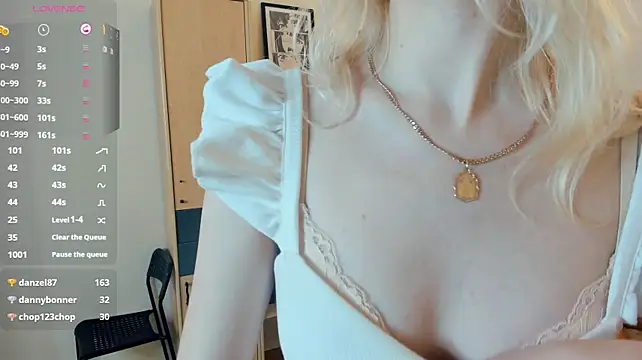 LaynePingitore live cam on StripChat