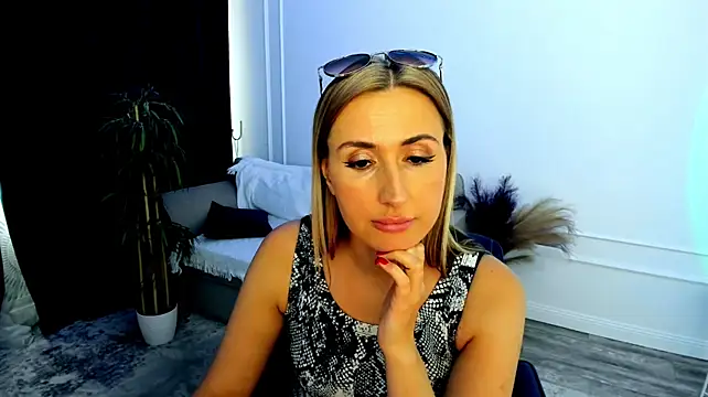 PassionGlow live sex cam