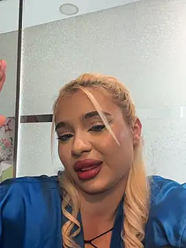 TaniaBliss live cam on StripChat