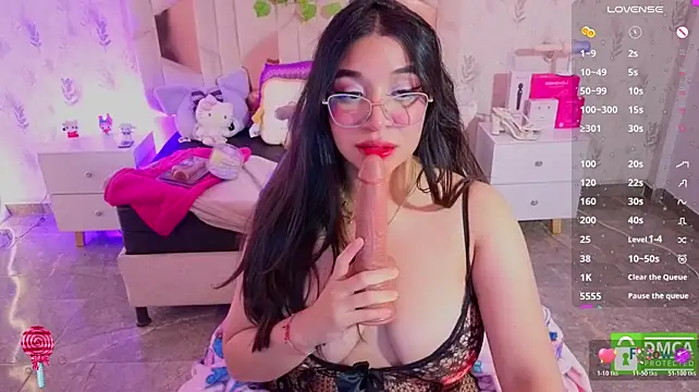 MARIANA_TAY1 live cam on StripChat
