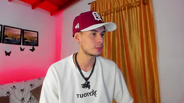 Vlad__night live cam on StripChat