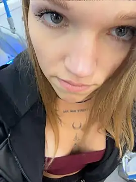 StreetSquirt live sex cam
