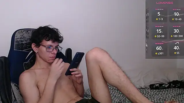 bryamado69 live cam on StripChat