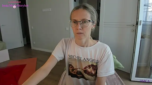 MollyStory live cam on StripChat