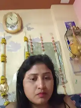 Tridha_2 live cam on StripChat