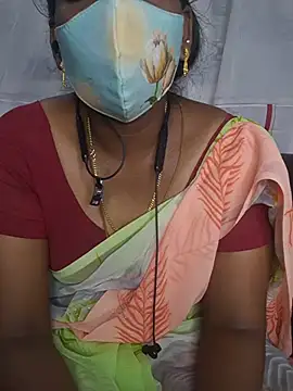 Tamil_hot_Kaviya live cam on StripChat