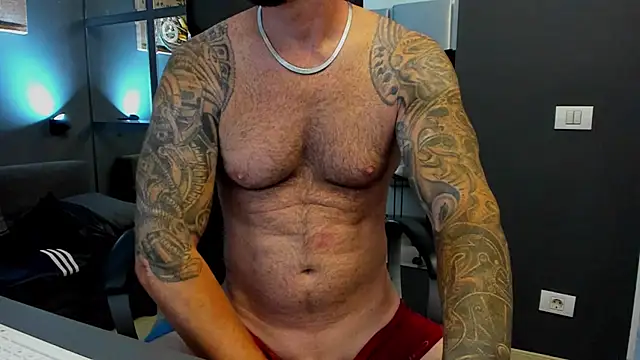 AronGrant live cam on StripChat