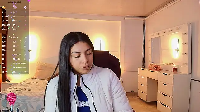 kloe28 live cam on StripChat