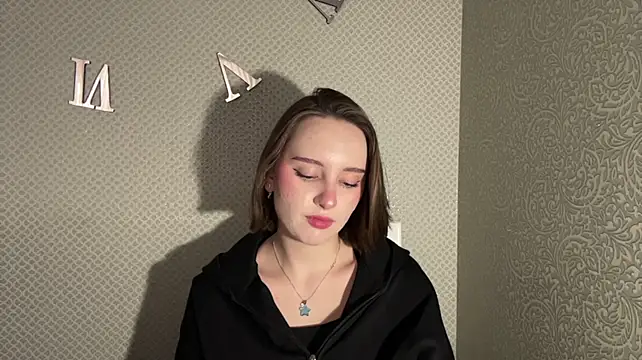 LovieClausing live cam on StripChat