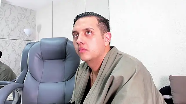 Levi_Boss live cam on StripChat