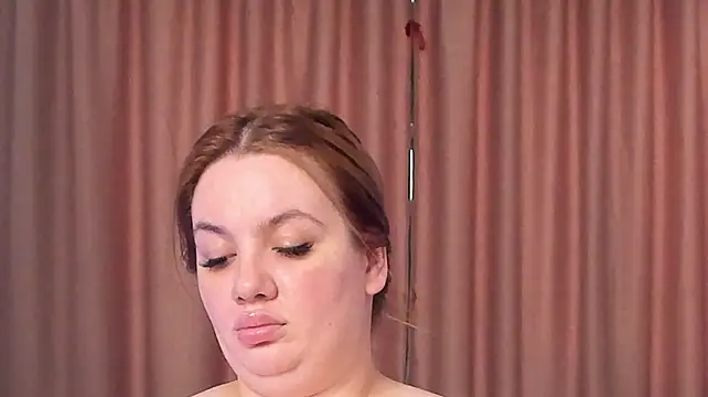 MelanieBrownn live cam on StripChat