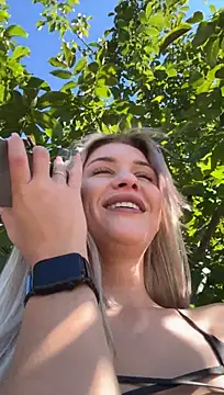 KikiWatson live cam on StripChat
