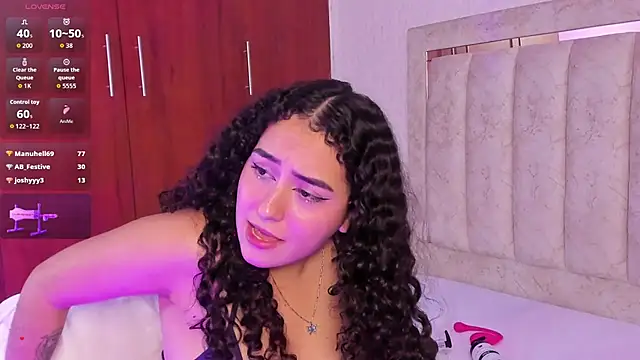 Sara_Rossi__ live cam on StripChat