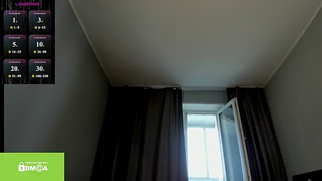 LiMcDaniel live cam on StripChat