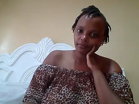 Sexxy-Shie live cam on StripChat