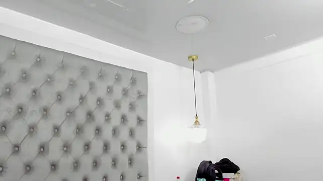 anette_cooper live cam on StripChat