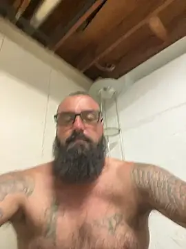 alphareign85 live cam on StripChat