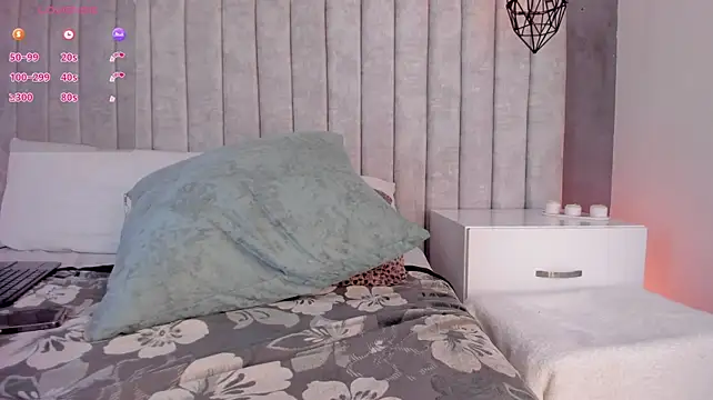 my_friends_mom live sex cam