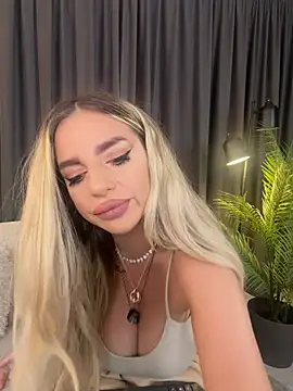 PearlPlenty live sex cam