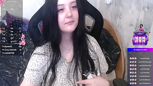 your_8a8y live cam on StripChat