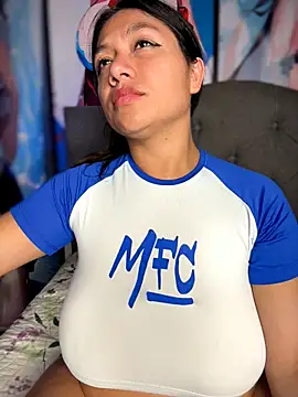 Im_Little live cam on StripChat