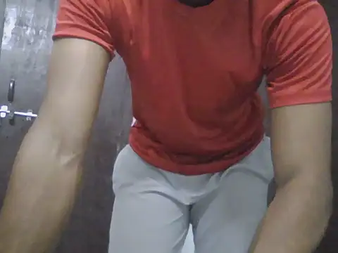 Hottie_Guy_hyd3 live cam on StripChat