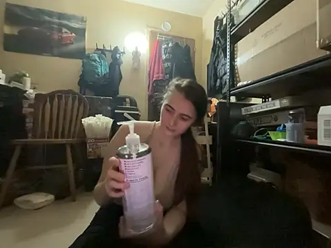 Snowbunnycake_131 live sex cam