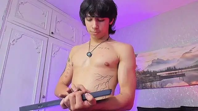 Tyler_durten live cam on StripChat
