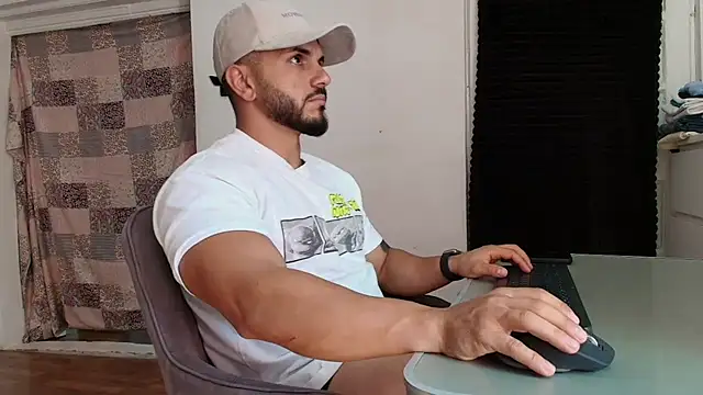 supermanboy94 live cam on StripChat