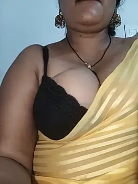 Nyra-23 live cam on StripChat