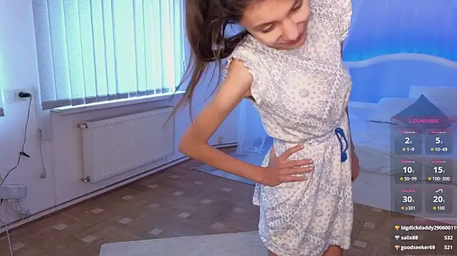 Little__Lunaa live sex cam