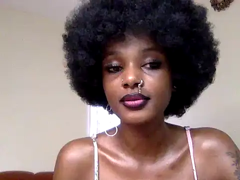 mavelous_mia live cam on StripChat