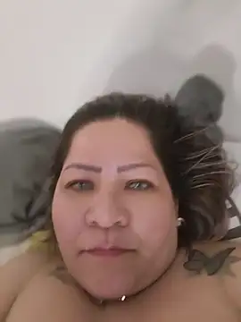 Dalessa_Bigtits live cam on StripChat