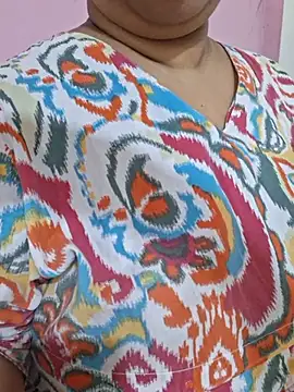 Ravina_patil1 live cam on StripChat